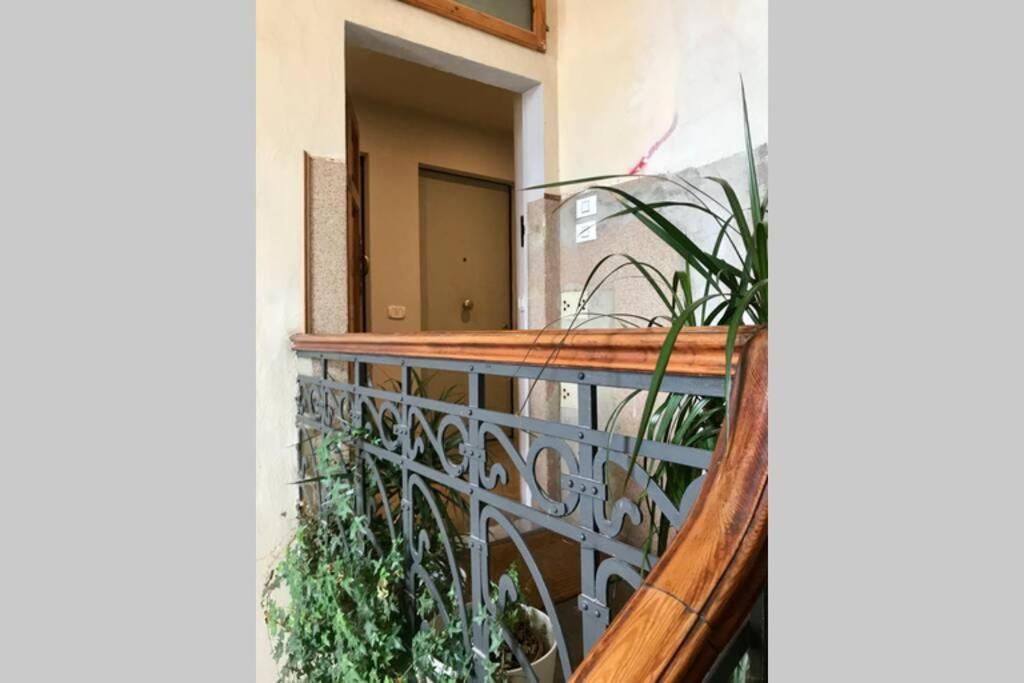 Sunny Top Floor In San Frediano Флоренция Экстерьер фото